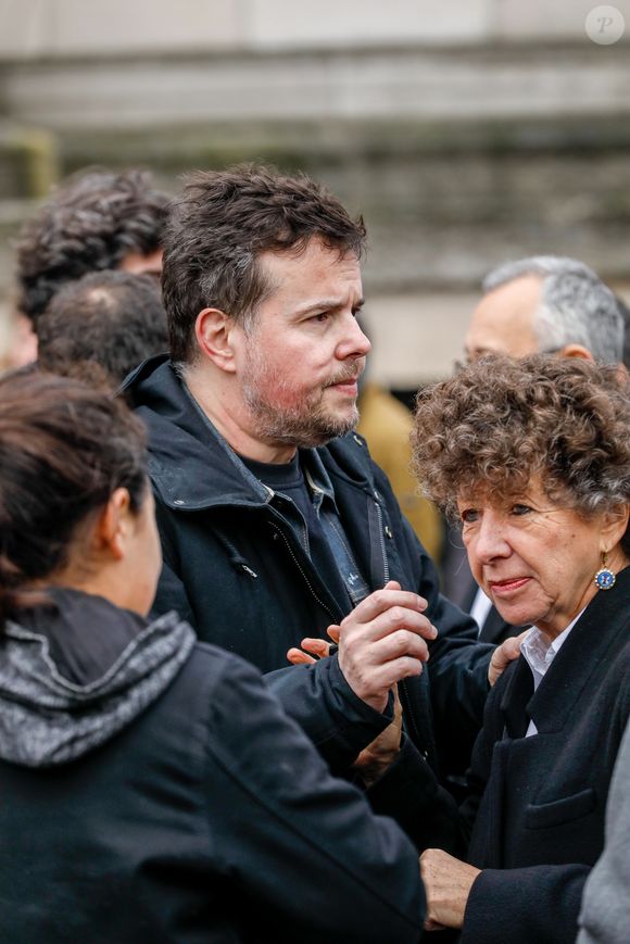 Pour rappel, Nicolas Demorand avait été l'invité de Léa Salamé sur le plateau de l’émission Quelle Époque à l’occasion de la sortie de son ouvrage poignant, Intérieur Nuit.

Nicolas Demorand - Obsèques de Sébastien Demorand à la Coupole du crématorium du cimetière du Père-Lachaise à Paris, France, le 31 janvier 2020.