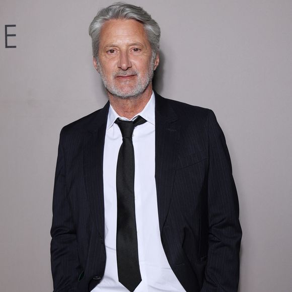 Sur Instagram, Antoine de Caunes a réagi à l'annulation brutale du festival Solidays.

Exclusif - Antoine de Caunes lors de la soirée anniversaire des 25 ans de la Terrasse de Albane pendant le 79ème Festival International du Film de Cannes, France. © Denis Guignebourg/Bestimage