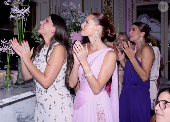 Camille Cerf, Maeva Coucke - Soirée de gala du 10ème anniversaire de l’association "Les Bonnes Fées" à l’Hôtel The Peninsula Paris le 8 octobre 2025. The Peninsula Paris renouvelle son soutien dans la campagne Octobre Rose au côté de l’artiste G.Sardin. © Rachid Bellak/Bestimage
