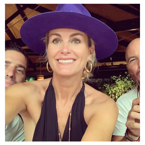 Si elle a rendu hommage à Johnny sur Instagram, elle a également salué la réunion organisée sur sa tombe à Saint-Barthélemy 
Laeticia Hallyday sur Instagram