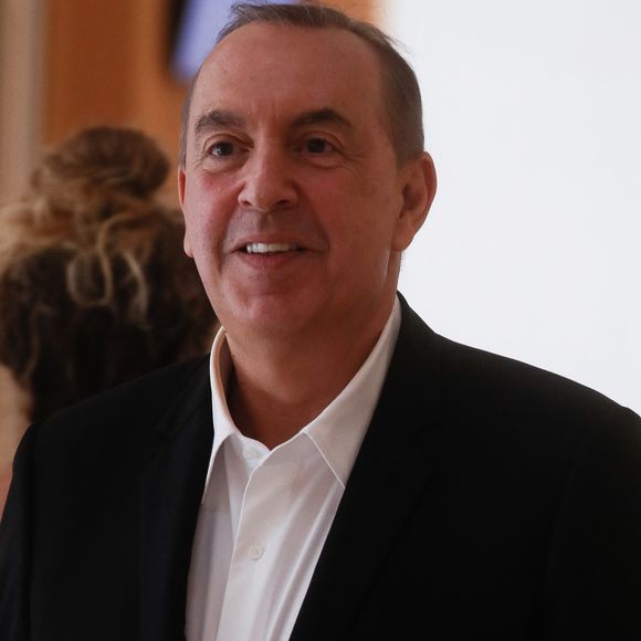 Exclusif - L'animateur de radio, journaliste, présentateur de télévision et producteur français, Jean-Marc Morandini, accompagné de son avocate, maître F.Rault, arrive à la chambre correctionnelle du tribunal judiciaire de Paris Batignolles, le 14 juin 2023. Jean-Marc Morandini est jugé pour "harcèlement sexuel" et "travail dissimulé", à Paris, lors du deuxième et dernier jour de son procès.
© Christophe Clovis /Bestimage