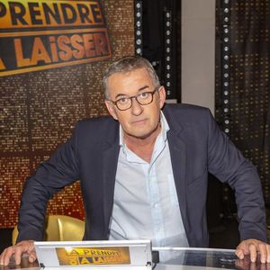 Exclusif - Christophe Dechavanne - Enregistrement du jeu "À Prendre Ou À Laisser" (APOAL) présenté par Christophe Dechavanne et diffusé sur C8 à partir du 14 juin 2021, à Paris, France,  le 1er juin 2021. © Jack Tribeca/Bestimage