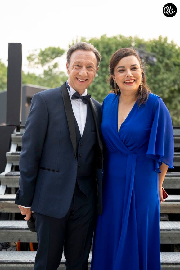 Exclusif - Anaïs Baydemir et Stéphane Bern en backstage scène lors du concert de Paris avec l'Orchestre national de France pour France 2 en partenariat avec Radio France au pied de la Tour Eiffel le 13 juillet 2026.

© Perusseau / Veeren / Bestimage