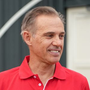Paul Belmondo a partagé une adorable photo de son petit-fils Vahé.

 Paul Belmondo - Préparation de l'Les célébrités lors de “L'Etape du Coeur” de l’association Mécénat Chirurgie Cardiaque lors de la 12ème étape de la 113ème édition du Tour de France entre Nevers et Chalon-sur-Saône, France.  © Anne-Sophie Guebey/Bestimage