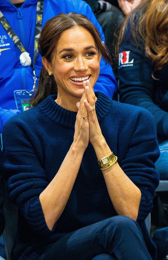 Le prince Harry, duc de Sussex et Meghan Markle, duchesse de Sussex, assistent à un match de basketball en fauteuil lors des "Invictus Games Vancouver Whistler 2025" à Vancouver, le 9 février 2025. Backgrid USA / Bestimage