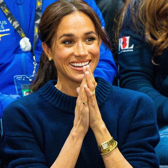Le prince Harry, duc de Sussex et Meghan Markle, duchesse de Sussex, assistent à un match de basketball en fauteuil lors des "Invictus Games Vancouver Whistler 2025" à Vancouver, le 9 février 2025. Backgrid USA / Bestimage