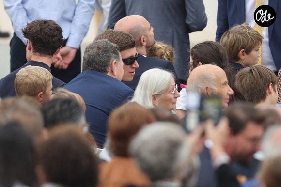 Édouard Geffray, Ministre de l’Éducation nationale - Les célébrités lors de la grande messe du pape Leon XIV sur la place de la Concorde à Paris, le 26 septembre 2026. Entre l’avenue des Champs-Elysées et la place de la Concorde, 700.000 fidèles et curieux, venus des quatre coins du globe, se sont rassemblés pour participer à la messe célébrée par le Saint Père. Le voyage apostolique, du 25 au 28 septembre 2026, se poursuivra à Lourdes et Metz. © Jacovides / Moreau / Bestimage