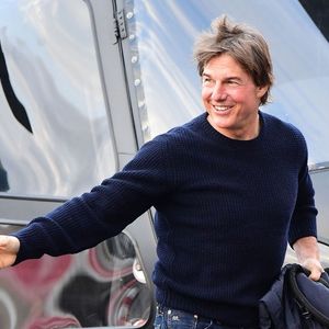 Tom Cruise va-t-il présenter cette jeune trentenaire officiellement ? 
Londres - Le héros d'Hollywood, Tom Cruise, arrive à Londres en hélicoptère avec sa sœur Marian, alors que sa fille Suri commence sa nouvelle vie d'étudiante à Carnegie Mellon.
©Backgrid UK/ Bestimage