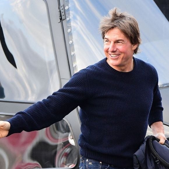 Tom Cruise va-t-il présenter cette jeune trentenaire officiellement ? 
Londres - Le héros d'Hollywood, Tom Cruise, arrive à Londres en hélicoptère avec sa sœur Marian, alors que sa fille Suri commence sa nouvelle vie d'étudiante à Carnegie Mellon.
©Backgrid UK/ Bestimage