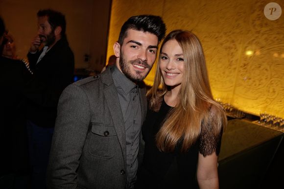 En effet, Joy Esther a indiqué être en coparentalité avec son ex-compagnon pour le bien-être de sa fille, Nina. 
Joy Esther et son petit ami Andrea assistent à l'avant-première de Les Limites réalisé par Laura Presgurvic au Cinéma L'Elysee Biarritz, à Paris, France, le 05 avril 2014. ©Jerome Domine/ABACAPRESS.COM