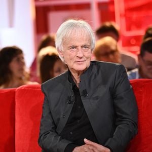 Le directeur artistique Matthieu Moulin a rendu hommage à un homme humble et passionné.
Exclusif - Dave - Enregistrement de l'émission "Vivement dimanche" au studio Gabriel à Paris, le 17 avril 2024, présentée par M.Drucker, et diffusée le 28 avril 2024 sur France 3.
© Guillaume Gaffiot / Bestimage
