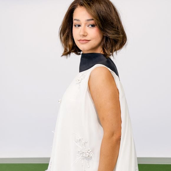 Pourtant, son destin aurait pu être bien différent. Derrière les caméras, Léna Situations cachait un talent bien loin de l'univers du digital.

Lena Mahfouf au défilé Christian Dior lors de la Fashion Week de Paris, le 3 mars 2026. 

© Olivier Borde/Bestimage