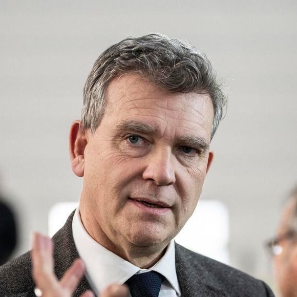 Selon le "Parisien", Arnaud Montebourg rejoindra la chaîne info au printemps

Le président Emmanuel Macron visite le site de Airbus à Toulouse à l'occasion des deux ans du plan d'investissement France 2030 le 11 décembre 2023.
© Eliot Blondet / Pool / Bestimage