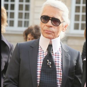 Première frappe de la série de monnaies de collection « Coco Chanel », dessinée par Karl Lagerfeld. © Borde-Guirec / Bestimage