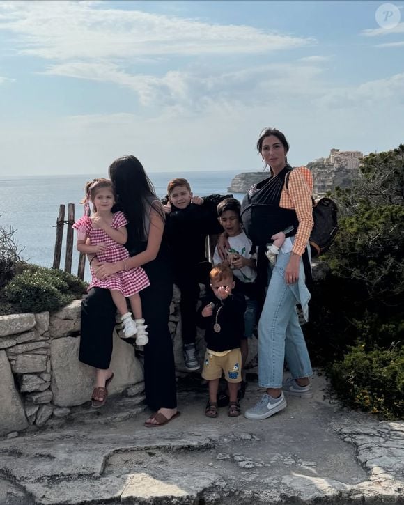 Quatre jours plus tard, elle révèle avoir quitté le domicile conjugal pour s’installer dans un appartement avec ses sept enfants...

Instagram de la famille Esposito (Familles Nombreuses).