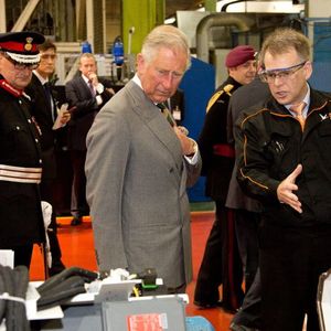 Le prince Charles visite l'entreprise Yamazaki Mazak a Worcester. Le 6 juin 2013  06 June 2013. Prince Charles, Prince of Wales, visits Yamazaki Mazak in Worcester, one of the world's leading manufacturers of computer numerical controlled (CNC) metal-cutting and laser processing machine tools also known as 'mother machines'.06/06/2013 - Worcester