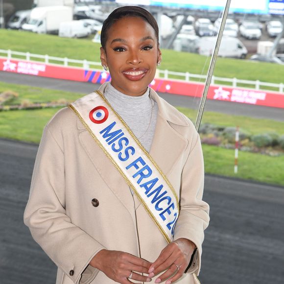 Angelique Angarni Filopon, Miss France 2025 présente à l Hippodrome Paris Vincennes pour remettre au vainqueur le Prix de France, Vincennes, France, le 26 janvier 2025.
26/01/2025-Paris, FRANCE.
