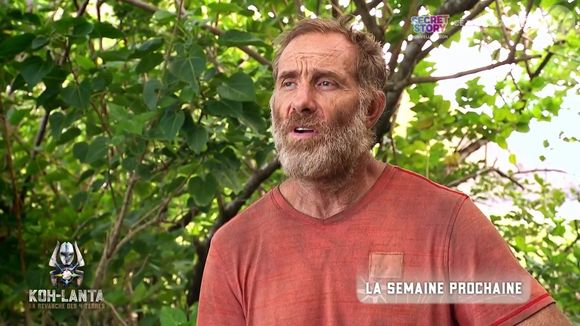 Et le moins que l'on puisse dire, c'est que les nerfs sont mis à rude épreuve.

Claire, Gaëlle, Maël, Jérôme des Landes et Jérôme le catalan disputent l'épreuve d'orientation dans "Koh-Lanta, La Revanche des 4 Terres".