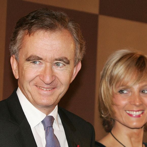 Bernard Arnault et Hélène-Mercier sont mariés depuis 1991. 

Le milliardaire français de LVMH, Bernard Arnault, a demandé la nationalité belge suite à la menace d'une hausse des impôts en France, rapporte aujourd'hui le journal belge La Libre Belgique. Nebinger-Orban-Zabulon/ABACA