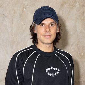 Orelsan revient au cinéma en octobre avec le film "Yoroï".

Orelsan, Ablaye, Skread Celebrités au défilé de mode Etudes Studio,. Jeremy MELLOUL/Bestimage Orelsan, Ablaye, Skread Celebrités au défilé de mode Etudes Studio, Paris. Jeremy MELLOUL/Bestimage