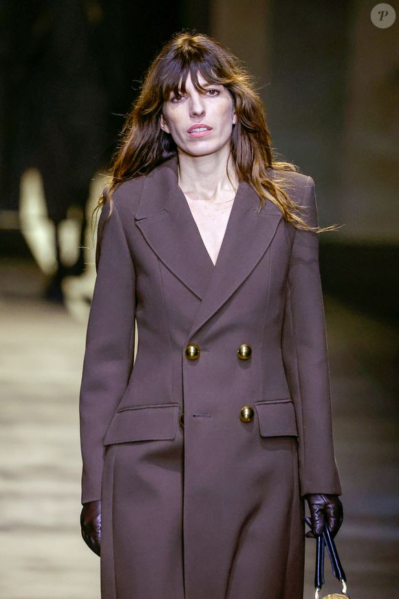 Lou Doillon au défilé Ami - Alexandre Mattiussi Collection Homme Prêt-à-Porter Automne/Hiver 2024 lors de la Fashion Week de Paris (PFW), à Paris, France, le 19 janvier 2024.