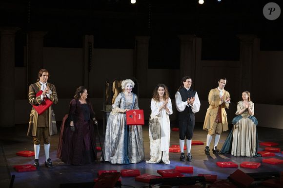 Exclusif - Delphine Depardieu, Guillaume de Saint-Sernin, Jérémie Lutz, Marjorie Dubus, Salomé Villiers, Valentin de Carbonnières - Représentation de la pièce de théâtre "Les liaisons dangereuses" au Théâtre de Verdure lors du 41ème Festival de Ramatuelle le 7 août 2025. © Cyril Bruneau / Festival de Ramatuelle / Bestimage