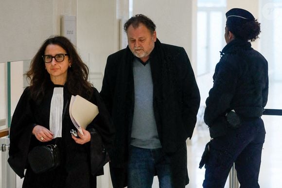 Christophe Ruggia et l'une de ses avocates, Orly Rezlan - Deuxième jour du procès de C.Ruggia, accusé d'agressions sexuelles sur mineures, dont l'actrice A.Haenel alors âgée entre 12 et 14 ans au moment des faits, devant le tribunal correctionnel de Paris, le 10 décembre 2024.