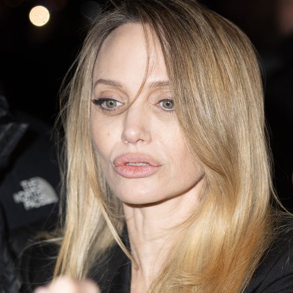 Angelina Jolie - Arrivées à l'avant- première du film "Coutures" au cinéma Pathé Palace à Paris le 9 février 2026. © Sarkissian-Vieillot/Bestimage