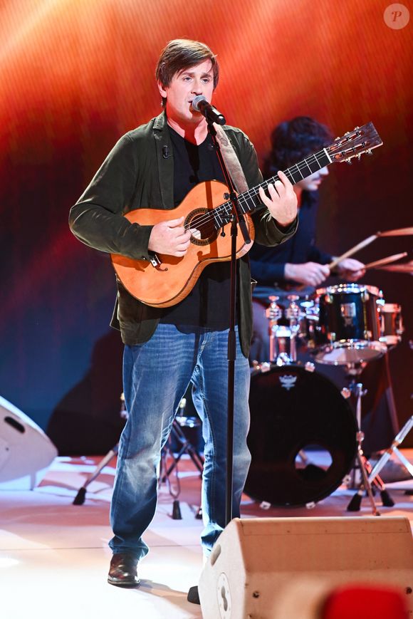 Thomas Dutronc - Enregistrement de l'émission "Vivement Dimanche" au Studio Gabriel à Paris, présentée par M.Drucker et diffusée le 5 octobre sur France 3
© Guillaume Gaffiot / Bestimage