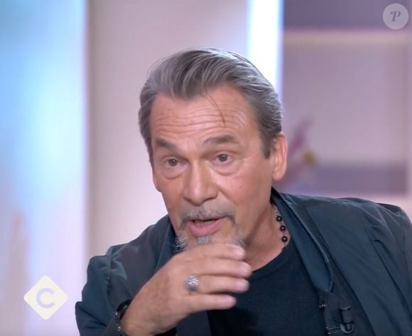 Florent Pagny sur le plateau de "C à vous" le vendredi 12 septembre 2025. (Capture d'écran).