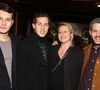 Comme son frère Victor, il ressemble beaucoup à l'acteur

Giacomo Belmondo, Victor Belmondo, Luana Belmondo et Alessandro Belmondo lors de l'After Party du film « Mon Bébé », au Buddha Bar, organisée par Five Eyes Production à Paris, en France, le 11 mars 2019. Photo de Jérôme Domine/ABACAPRESS.COM