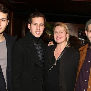 Comme son frère Victor, il ressemble beaucoup à l'acteur
Giacomo Belmondo, Victor Belmondo, Luana Belmondo et Alessandro Belmondo lors de l'After Party du film « Mon Bébé », au Buddha Bar, organisée par Five Eyes Production à Paris, en France, le 11 mars 2019. Photo de Jérôme Domine/ABACAPRESS.COM