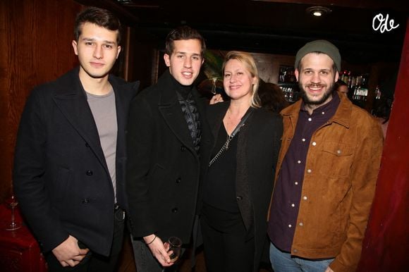 Comme son frère Victor, il ressemble beaucoup à l'acteur

Giacomo Belmondo, Victor Belmondo, Luana Belmondo et Alessandro Belmondo lors de l'After Party du film « Mon Bébé », au Buddha Bar, organisée par Five Eyes Production à Paris, en France, le 11 mars 2019. Photo de Jérôme Domine/ABACAPRESS.COM