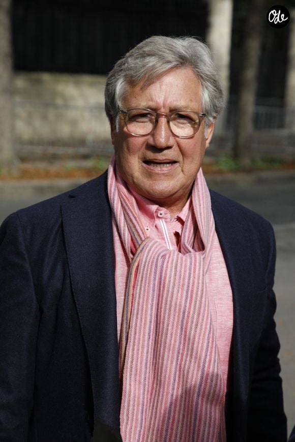Exclusif - Patrick Sabatier - Arrivées à l'enregistrement de l'émission "Vivement Dimanche" au Studio Gabriel à Paris, France, le 20 septembre 2022, présentée par M.Drucker et diffusée le 25 septembre 2022 sur France 3. Agence / Bestimage