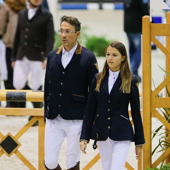 Exclusif - Lola Courbet, la fille de l'animateur Julien Courbet, en reconnaissance avec son père au jumping international de Bordeaux pour l'épreuve partenaire le 5 février 2016. Lola Courbet monte pour son partenaire Victory Horse. © Thibaud Moritz/Quentin Salinier/Bestimage