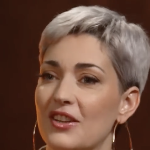 Invitée dans l'émission Legend, de Guillaume Pley, Sheryfa Luna, star des années 2000, a confié qu'elle avait parfois perçu des sommes folles rien que pour chanter une seule chanson dans les événements privés de personnes (très) fortunées. 

Sheryfa Luna dans Legend de Guillaume Pley