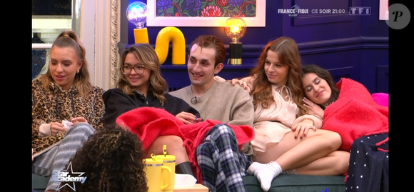 Les élèves de la Star Academy découvrent la lettre d'adieu que laissée par Ema qui a pris la décision de quitter l'aventure. Quotidienne de la "Star Academy" du 15 novembre 2025. ©TF1