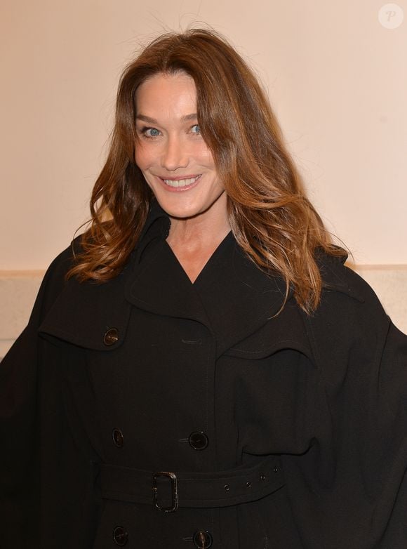 Carla Bruni-Sarkozy lors du photocall du dernier défilé de mode Haute-Couture printemps-été 2020 "Jean-Paul Gaultier" au théâtre du Châtelet à Paris, France, le 22 janvier 2020. © Veeren-Clovis/Bestimage