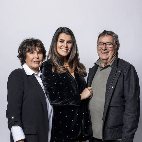 Exclusif - Karine Ferri et ses parents Helena et Claude - Studio - Enregistrement de l'émission "La chanson secrète", présentée par N.Aliagas et diffusée le 29 décembre sur TF1
© Guillaume Gaffiot-Cyril Moreau / Bestimage