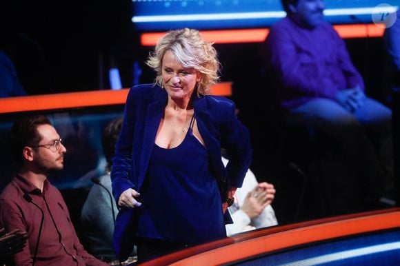 L'animatrice a plein d'idées d'interview pour les semaines à venir. 

Sophie Davant - Enregistrement de l'émission "100% logique" présentée par C. Feraud. © Christophe Clovis / Bestimage CP