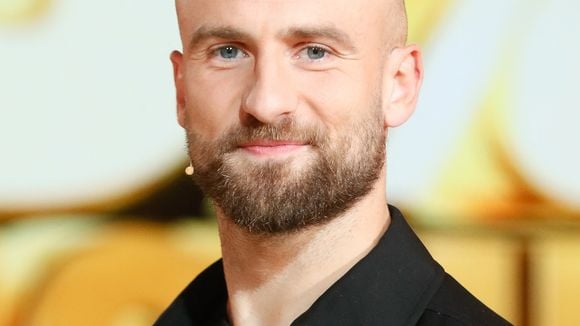 "Voici le visage que je cachais au monde" : François Alu ancien danseur à l'Opéra de Paris, son physique n'était pas le même