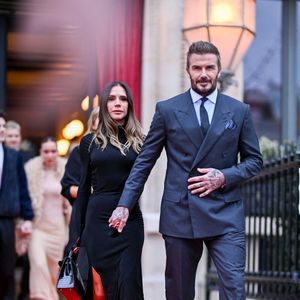 Suite aux révélations tonitruantes de l'aîné Brooklyn, les Beckham se faisaient plutôt discrets.

Victoria Beckham et son mari David Beckham - Victoria Beckham, accompagnée de sa famille, à la sortie de l'Hôtel La Réserve pour se rendre au ministère de la Culture pour être élevée au rang de Chevalier des Arts et des Lettres à Paris, France. © Yehiel Chekroune/Bestimage