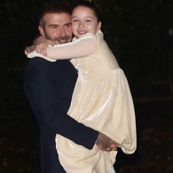 Exclusif - David et Victoria Beckham arrivent à l'église Holy Trinity à Over Worton, Chipping Norton, Royaume-Uni, le 21 décembre 2019, pour le baptême de Harper et Cruz Beckham, les Beckham ont été vus arriver dans un convoi de Land Rovers conduit par David et Brooklyn, suivi par les invités et la famille proche. Photo par New Media Images/Splash News/ABACAPRESS.COM