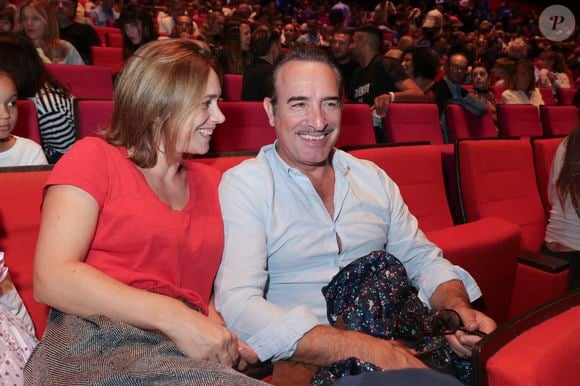 Parce qu'il y a une raison très précise 

Exclusif - Nathalie Pechalat et son mari Jean Dujardin - People à la représentation exceptionnelle du spectacle musical "Sur la route Enchantée" de Chantal Goya au Palais des Congrès de la Porte Maillot à Paris - © Jack Tribeca / Bestimage