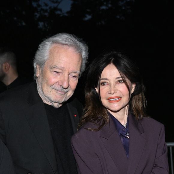 L'acteur est tombé amoureux de la Normandie dans son enfance

Évelyne Bouix, Pierre Arditi - Arrivées à l'enregistrement de l'émission "Serge Lama le dernier rappel !" au théâtre Marigny à Paris le 29 avril 2025.

© Yehiel Chekroune / Bestimage