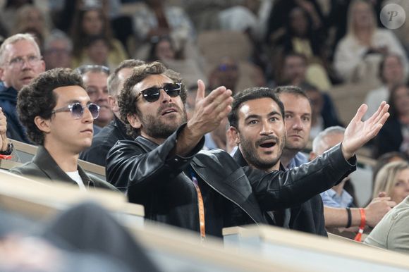 Raphaël Kretz, Martin Kretz et Valentin Kretz dans les tribunes lors des Internationaux de France de Tennis de Roland Garros 2025, à Paris, France, le 5 juin 2025. © Jacovides-Moreau/Bestimage