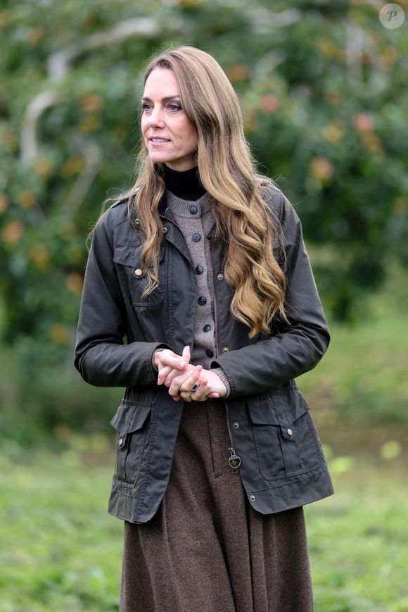 La princesse de Galles lors d'une visite à Long Meadow Cider à Portadown, Co Armagh, une exploitation familiale qui a évolué d'un producteur de pommes traditionnel à un producteur de cidres, jus et vinaigres artisanaux primés.mardi 14 octobre 2025. Photo by Chris Jackson/PA Wire/ABACAPRESS.COM