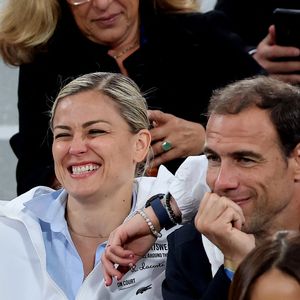 Laure Boulleau et Bruno Cheyrou dans les tribunes lors des Internationaux de France de Tennis de Roland Garros 2025, à Paris, France, le 28 mai 2025. © Jacovides-Moreau/Bestimage