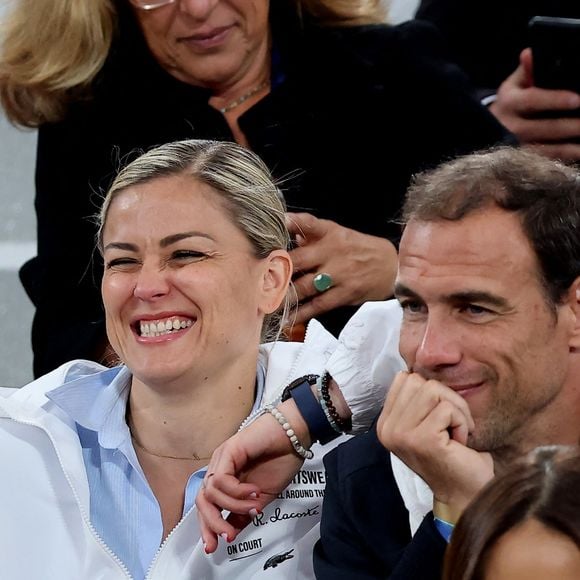 Laure Boulleau et Bruno Cheyrou dans les tribunes lors des Internationaux de France de Tennis de Roland Garros 2025, à Paris, France, le 28 mai 2025. © Jacovides-Moreau/Bestimage