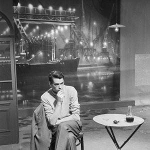 Archives - Jacques Brel sur le plateau de l'émission "Toute la chanson". Le 25 avril 1961 © Michel Ristroph via Bestimage